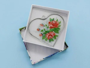 Malované skleněné srdce RŮŽE