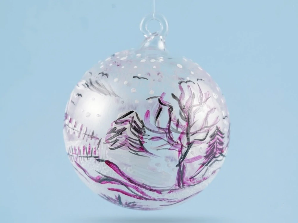Ručně malovaná skleněná koule ZASNĚŽENÁ KRAJINA 1