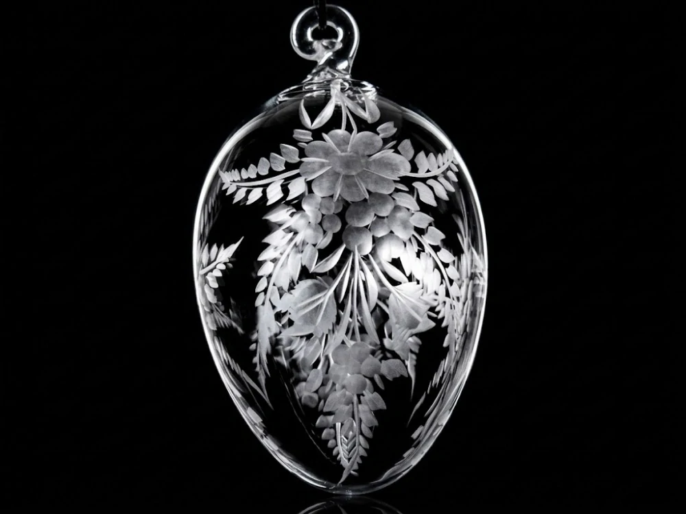 Ručně ryté skleněné vajíčko KVĚTINY